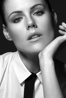 Kathleen Robertson