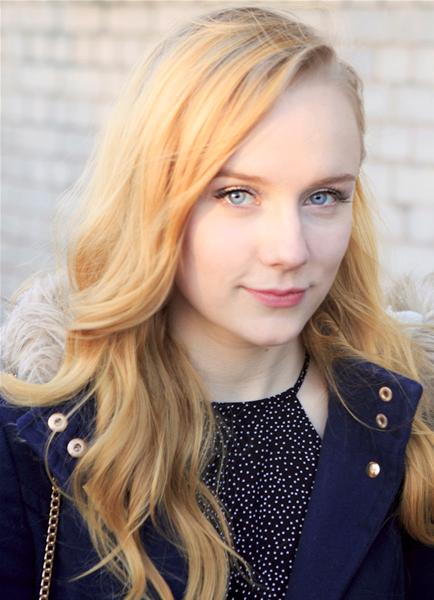 Alexa Davies