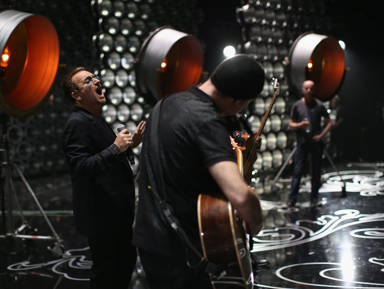 U2