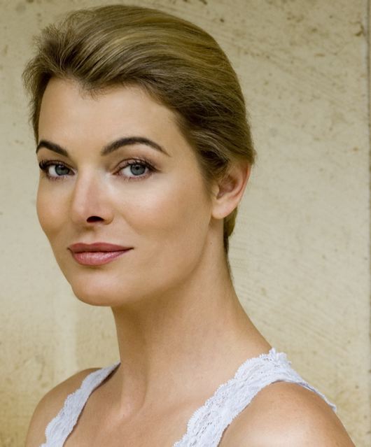 Stephanie Romanov