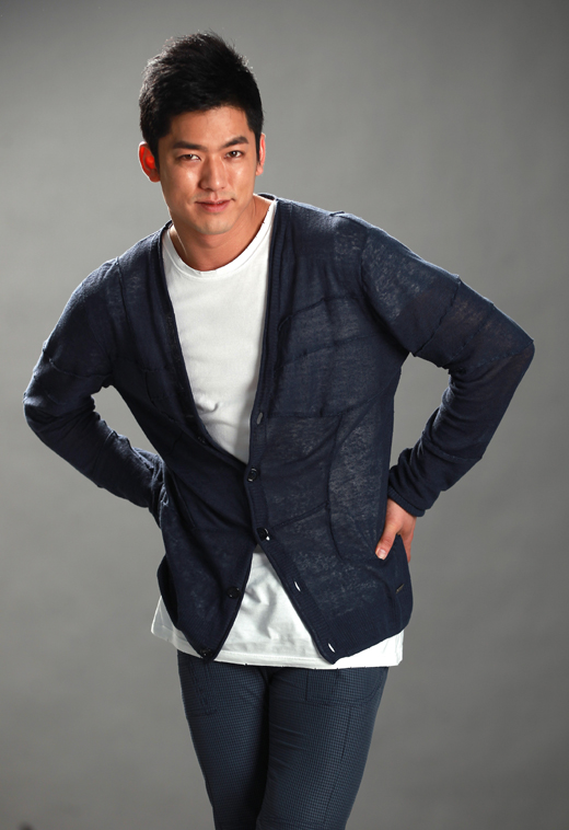Yong Woo Lee