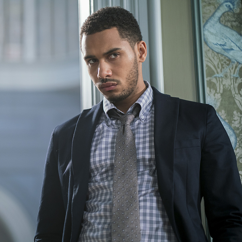 Elliot Knight