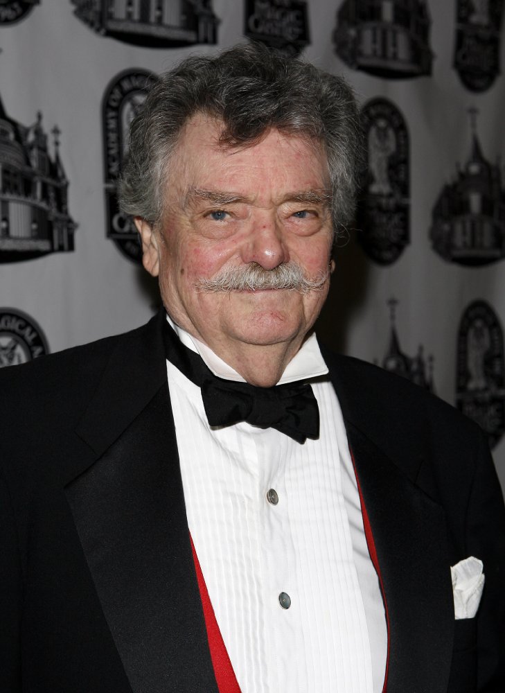 Bernard Fox