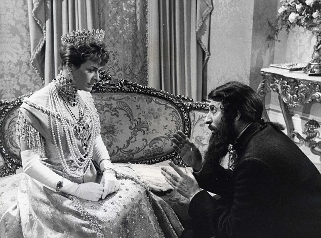 Janet Suzman