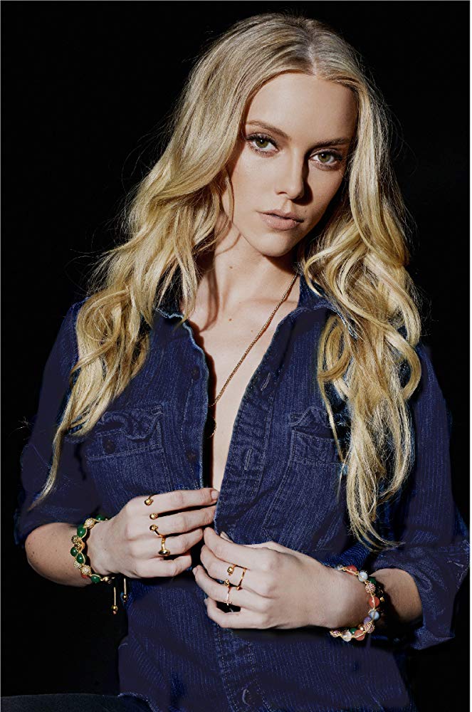 Elle Evans