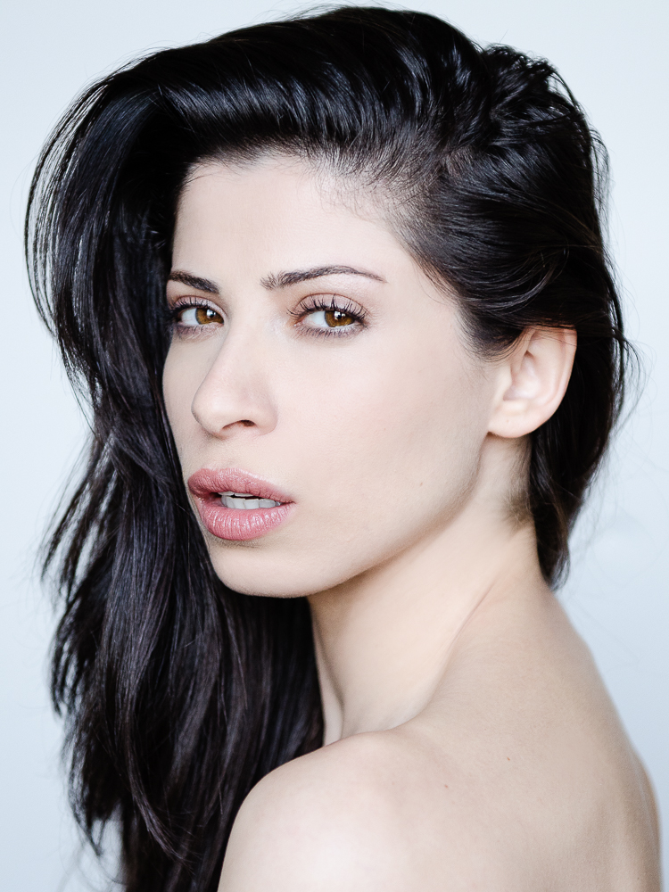 Lorianna Izrailova