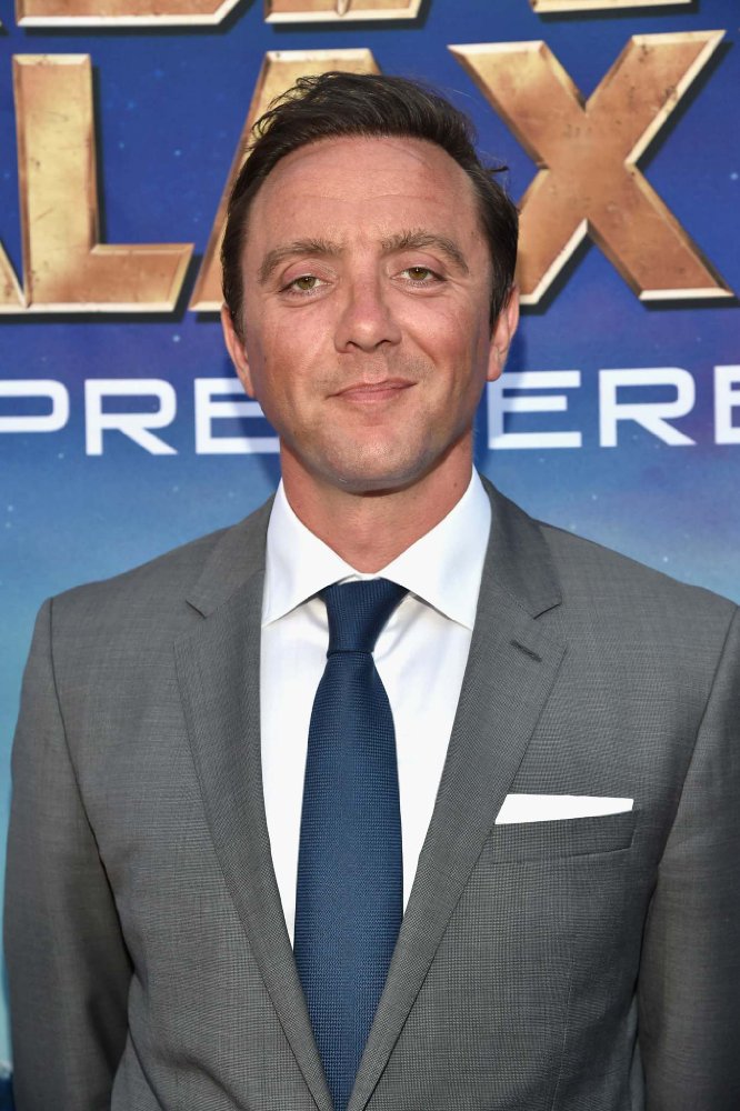 Peter Serafinowicz look around you