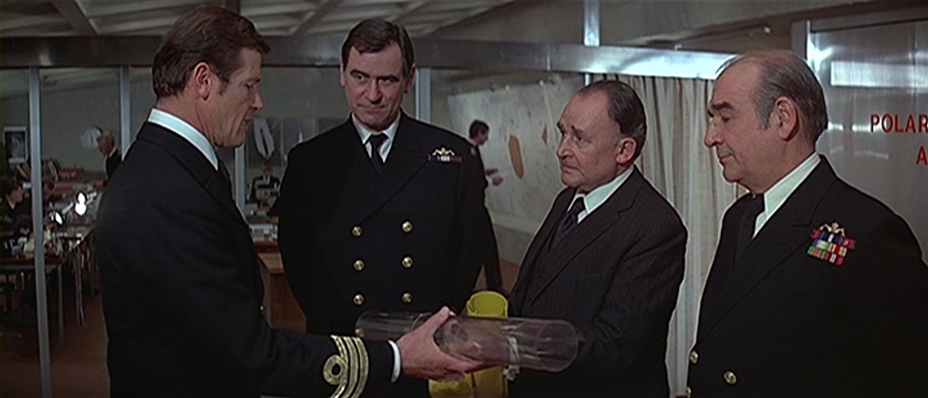 Bernard Lee