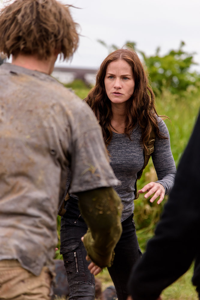 Kelly Overton