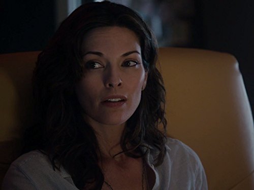 Alana De La Garza