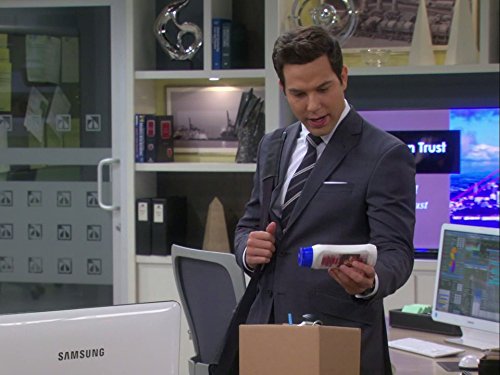 Skylar Astin