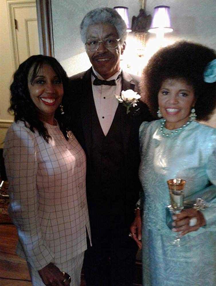 Linda D Gaines