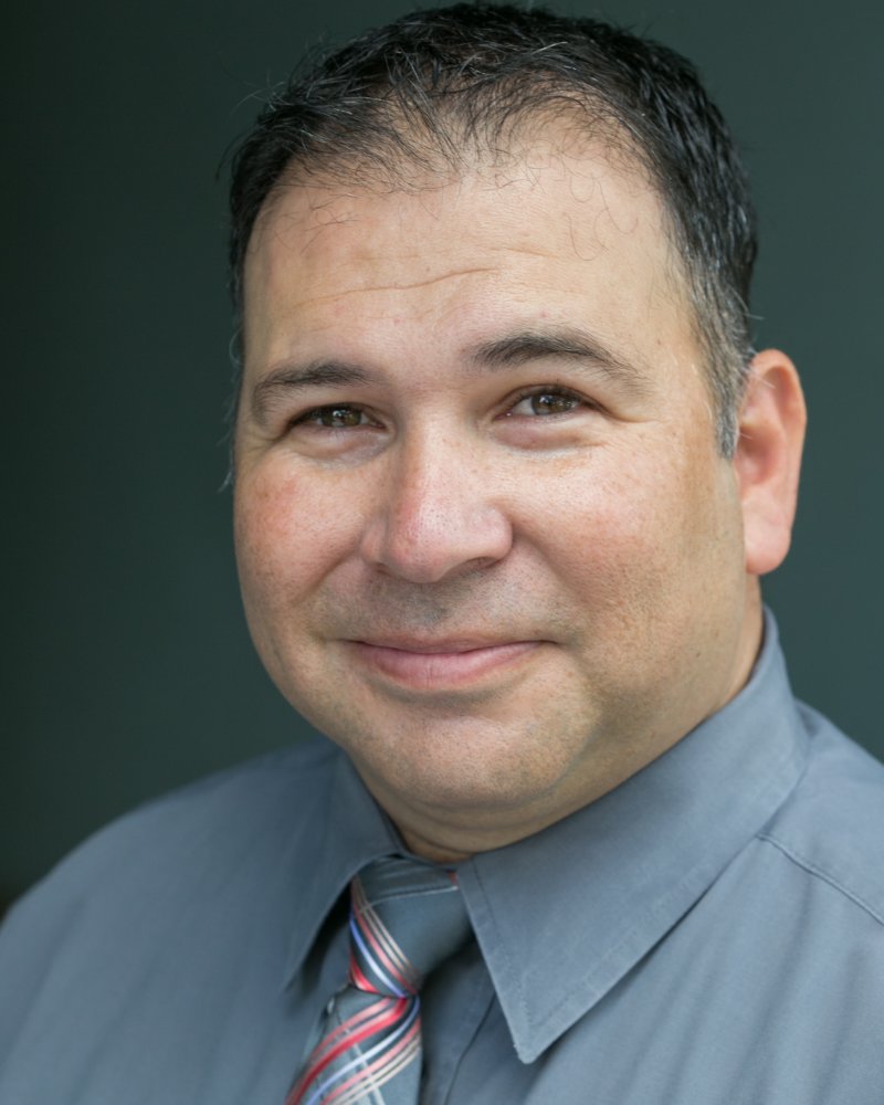 A. Ali Flores