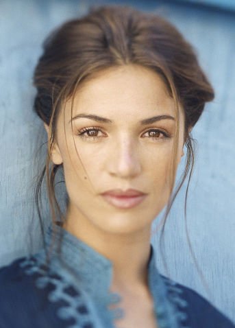 Nadia Farès
