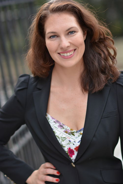 Lara Fox