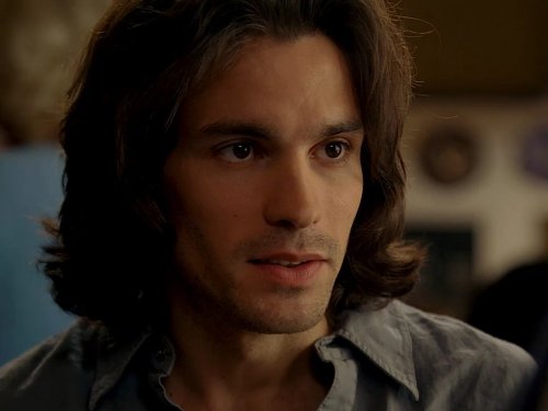 Santiago Cabrera