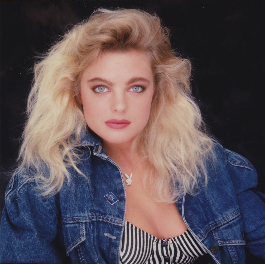 Erika Eleniak