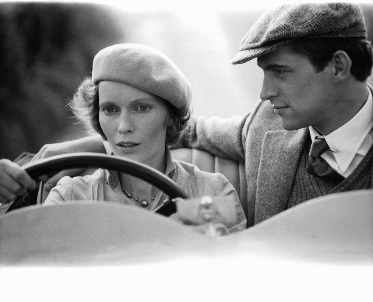 Simon MacCorkindale