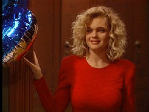 Erika Eleniak