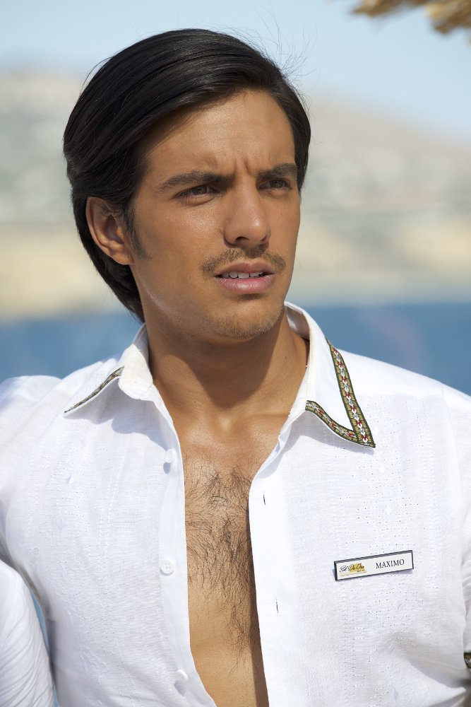 Vadhir Derbez