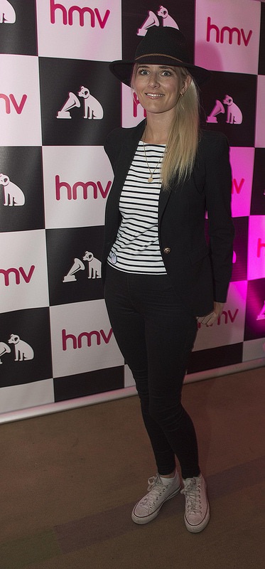 Amy De Bhrún