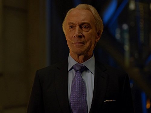 Jonathan Hyde