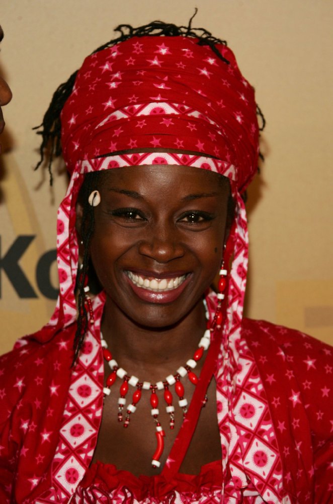 Akosua Busia