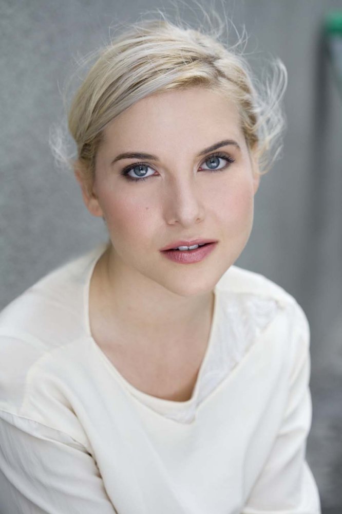 Cara Loften