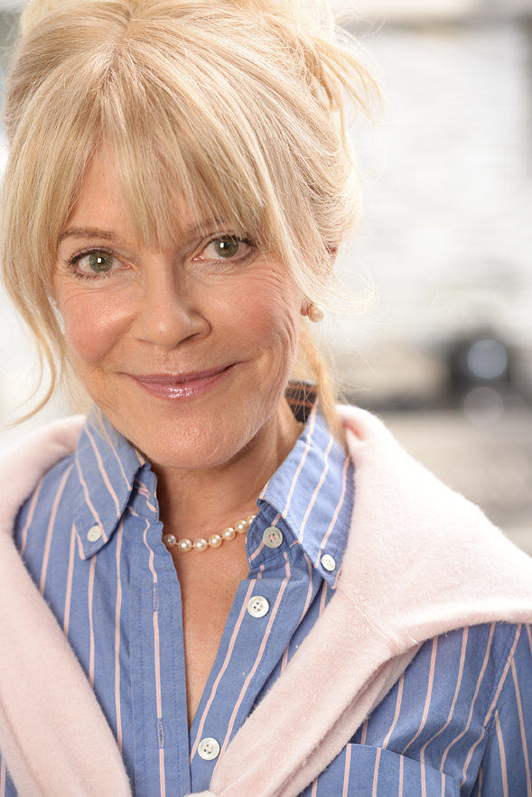 Julie Cobb