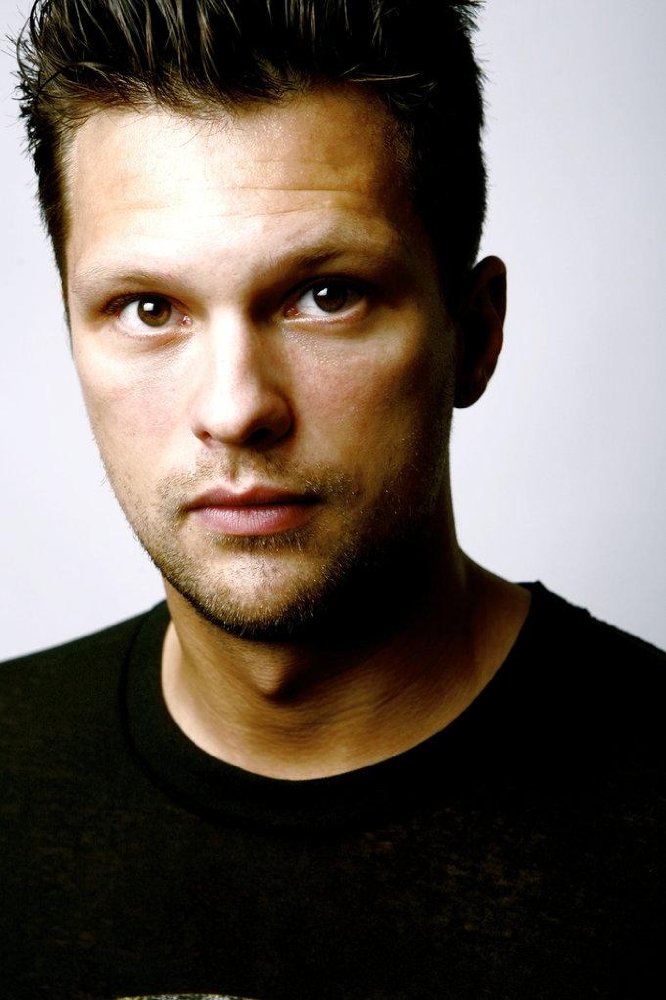 Julian McCullough
