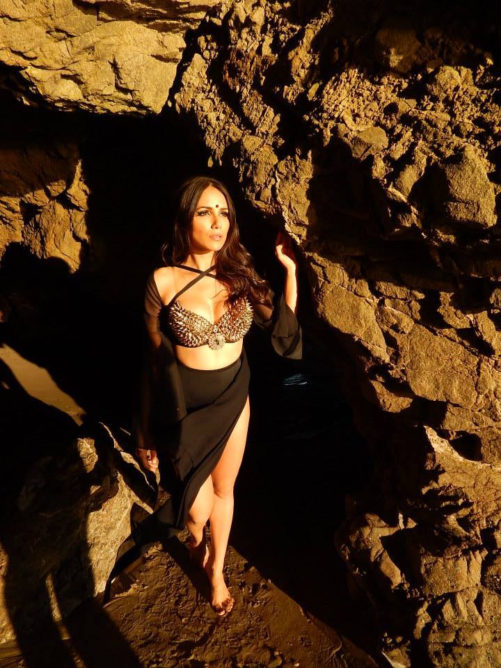 Yasmine Aker