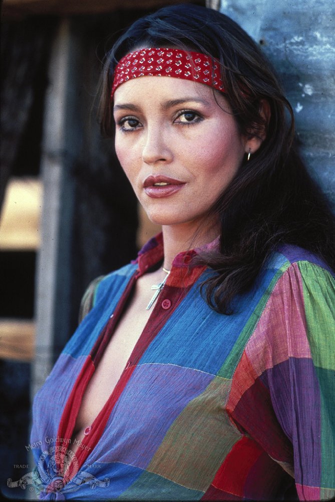 Barbara Carrera