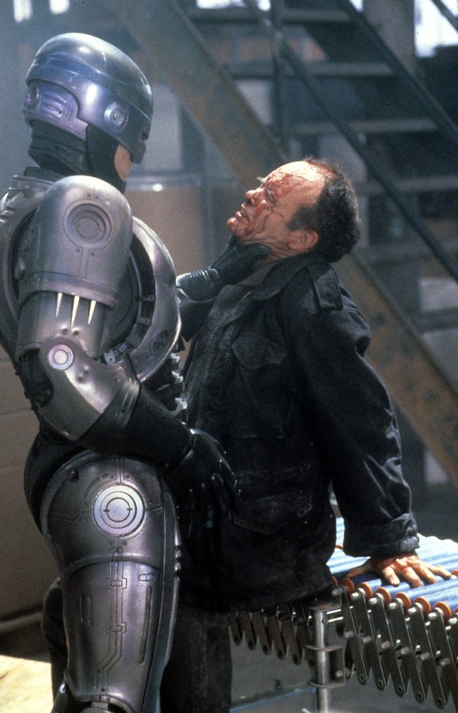 Peter Weller