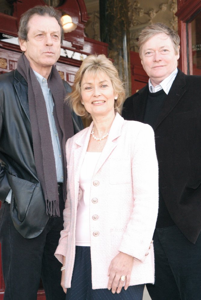 Simon Ward