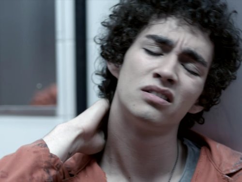 Robert Sheehan