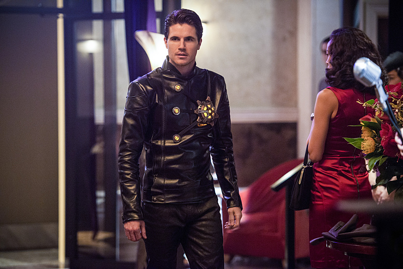 Robbie Amell
