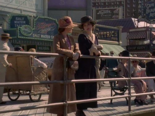 Tracy Sallows