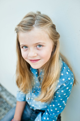 Lola Wayne Villa